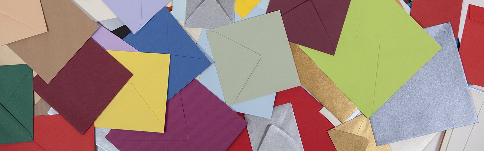 Quadratische farbige Kuverts